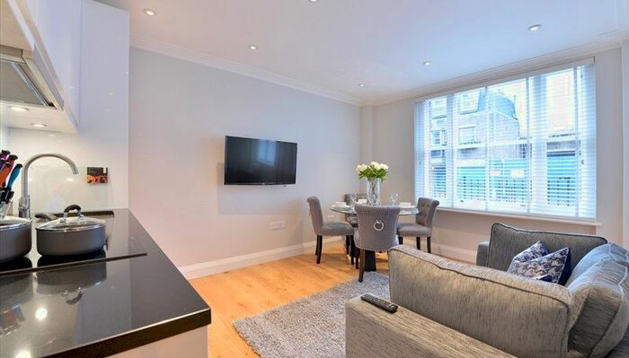 1 Bedroom Flat To Rent In Hill Street, Mayfair, W1J
