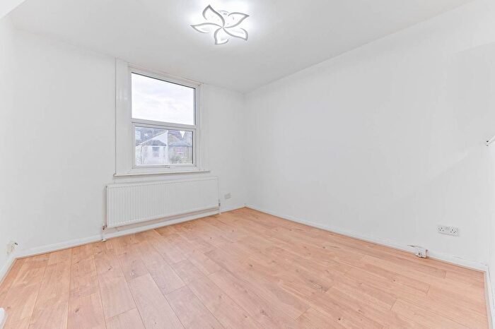 1 Bedroom Flat For Sale In Sangley Road, South Norwood, London, SE25