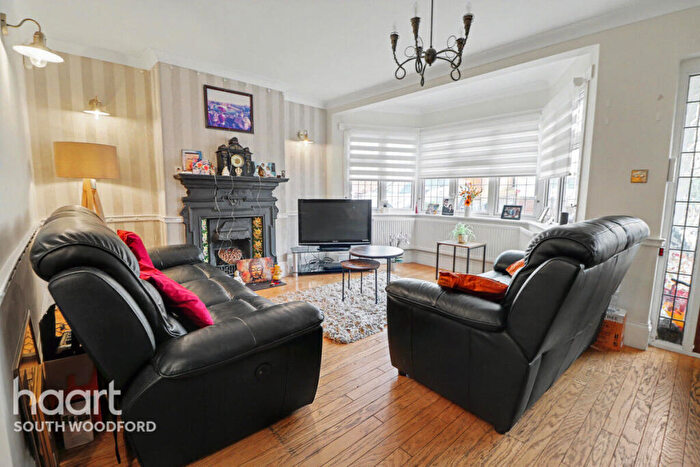 4 Bedroom Semi Detached House For Sale In Westview Drive, Woodford Green, IG8