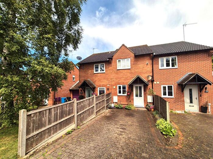 2 Bedroom Terraced House For Sale In Cottage Gardens, Poole, BH12