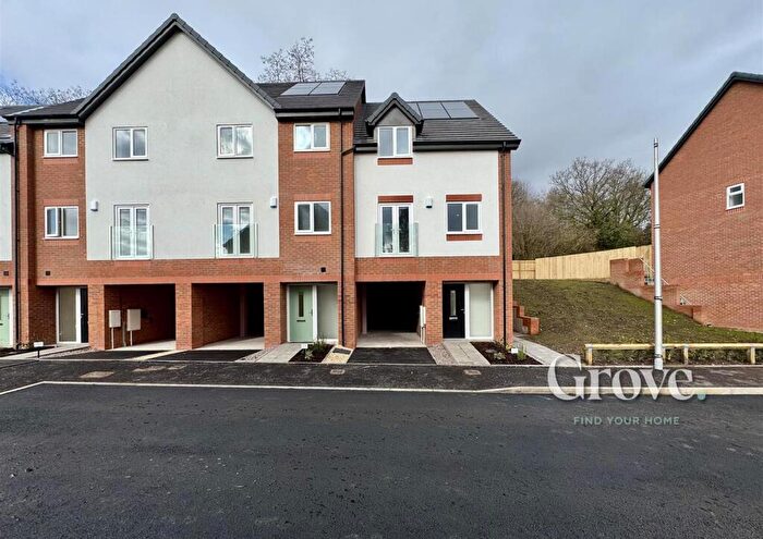 3 Bedroom Town House To Rent In Foxglove Close, Stourport-on-Severn, DY13