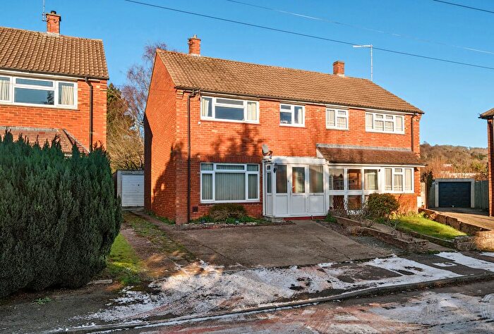 3 Bedroom Semi Detached House For Sale In Edgar Road, Kemsing, Sevenoaks, Kent, TN15