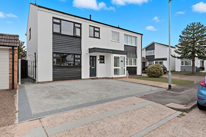 3 Bedroom Semi Detached House For Sale In Regent Close, Grays, RM16