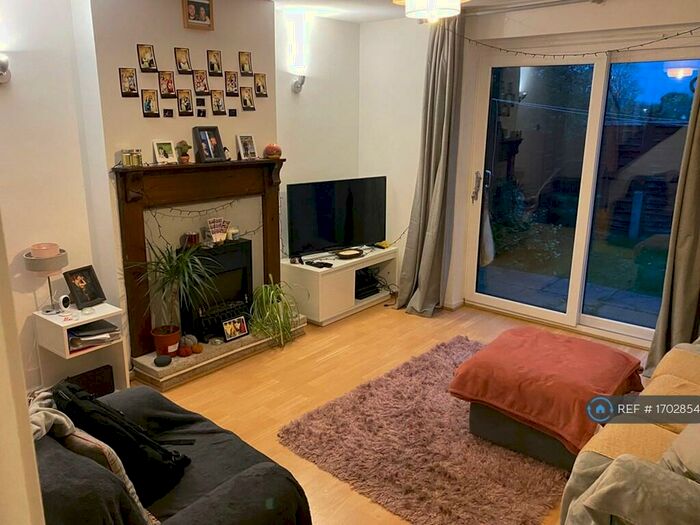 2 Bedroom Terraced House To Rent In Lay Gardens, Radford Semele, Leamington Spa, CV31