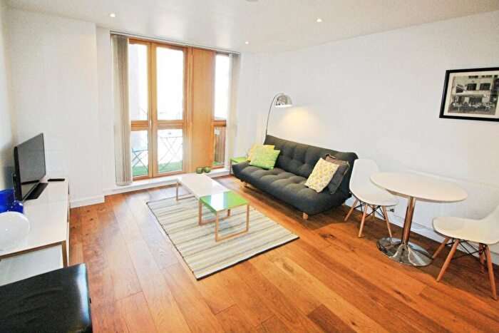 1 Bedroom Flat To Rent In Wharf Approach, Leeds, West Yorkshire, Uk, LS1
