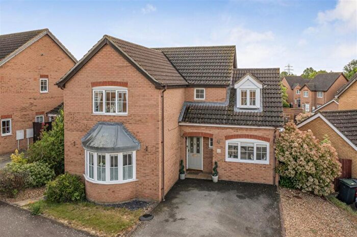 4 Bedroom Detached House For Sale In Thor Drive, Bedford, MK41