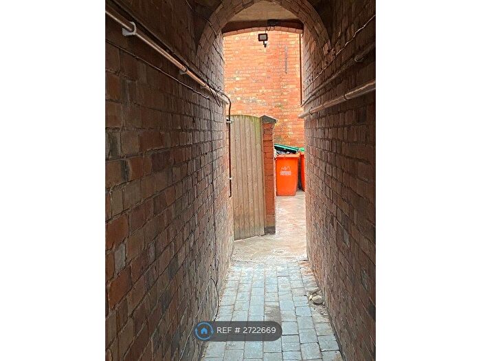 3 Bedroom Flat To Rent In Evington Road, Leicester, LE2