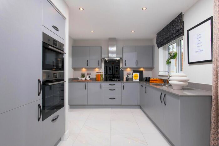 4 Bedroom Detached House For Sale In Manchester Road, Heywood, OL10