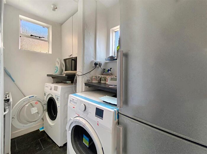 2 Bedroom End Of Terrace House To Rent In Crowhurst Road, Colchester, CO3