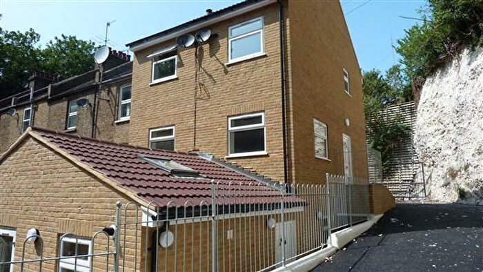 3 Bedroom Terraced House To Rent In Springfield Terrace, Old Road, Chatham, ME4