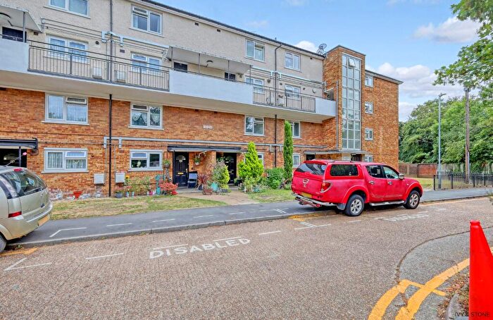 2 Bedroom Flat For Sale In Grantham Court, Grantham Gardens, Romford, RM6
