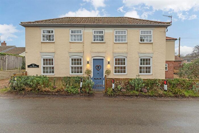 4 Bedroom Cottage For Sale In Chedgrave, NR14