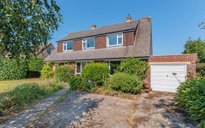 4 Bedroom Detached House For Sale In Substantial Detached Home In Desirable Area - Baring Road, Cowes, PO31