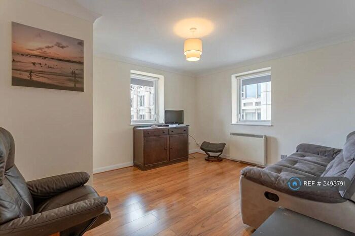 2 Bedroom Flat To Rent In Royal Mint Street, London, E1