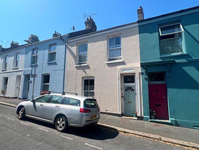 1 Bedroom Flat For Sale In Ground Floor Flat, Admiralty Street, Stonehouse, Plymouth, Devon, PL1