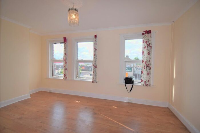 3 Bedroom Maisonette To Rent In Lea Bridge Road, London, E10