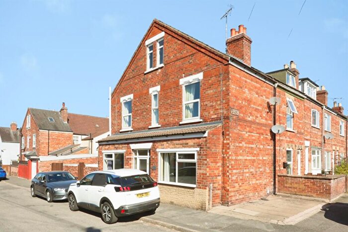 3 Bedroom End Of Terrace House For Sale In Washington Street, Gainsborough, DN21
