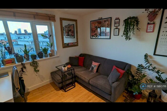 2 Bedroom Flat To Rent In Hereford Road, London, E3