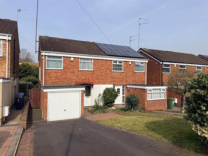 3 Bedroom Semi Detached House For Sale In Nursery Gardens, Stourbridge, DY8