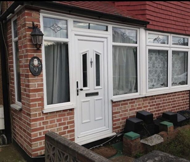 3 Bedroom Semi-Detached House To Rent In Hampshire Close, London, London, N18