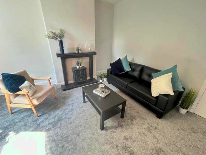 2 Bedroom Flat To Rent In North Grange Road, Headingley, Leeds, LS6
