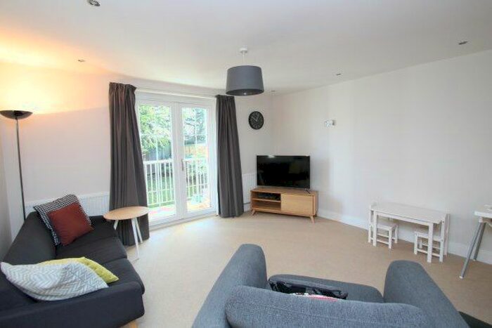 2 Bedroom Flat To Rent In A Ashmere Avenue, Beckenham, BR3