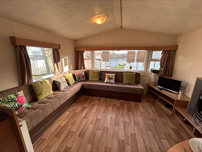 2 Bedroom Park Home For Sale In Dartmouth Road, Paignton, TQ4