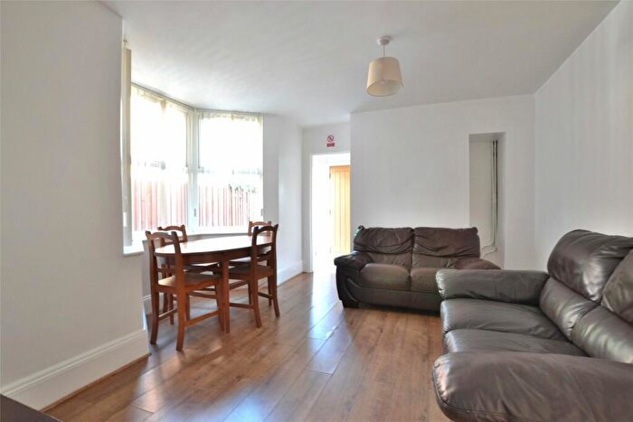 6 Bedroom Terraced House To Rent In Kingsholm Road, Gloucester, GL1