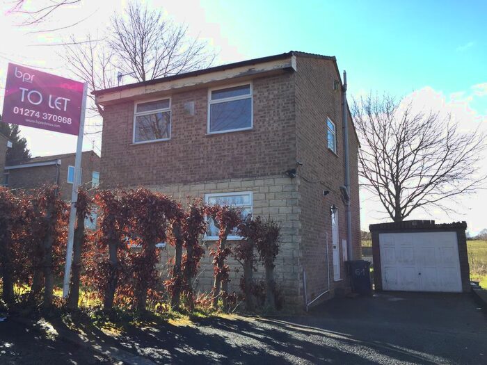 3 Bedroom Detached House To Rent In Glenrose Drive, Bradford, BD7