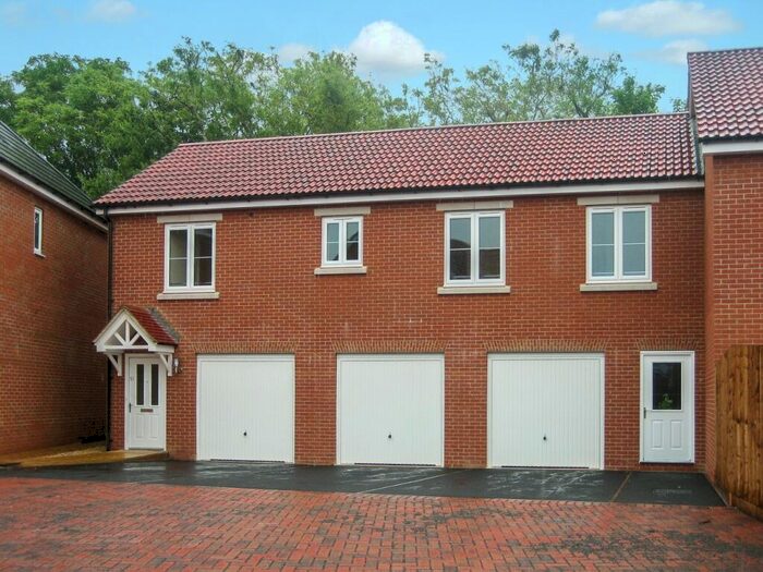 2 Bedroom Flat To Rent In Drovers Way, Newent, GL18