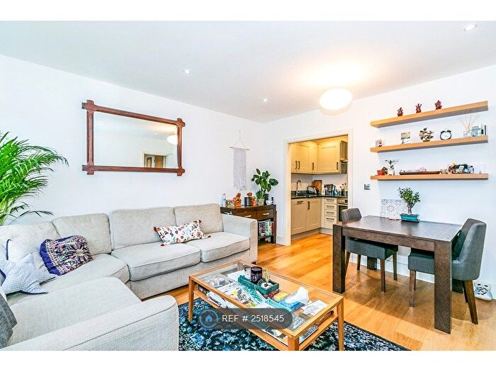 1 Bedroom Flat To Rent In Langdon Park, Teddington, TW11