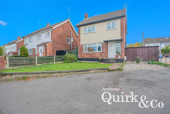 3 Bedroom Detached House For Sale In Down Hall Road, Rayleigh, SS6