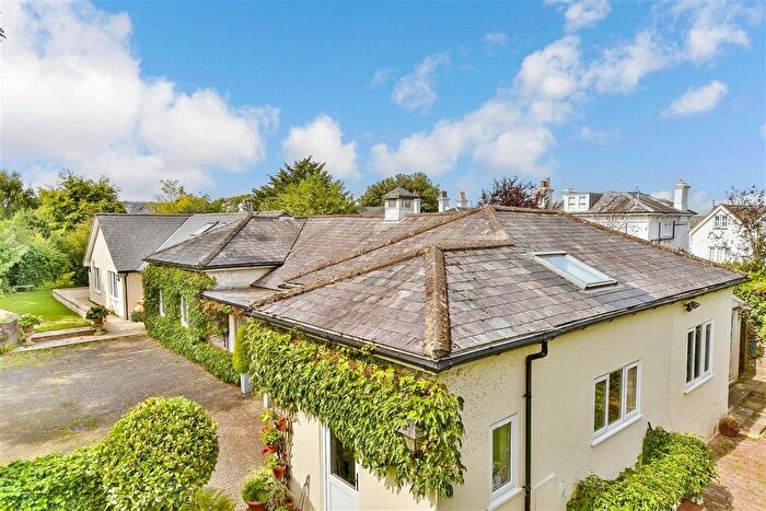 6 Bedroom Detached Bungalow For Sale In The Ferns, Tunbridge Wells, Kent, TN1