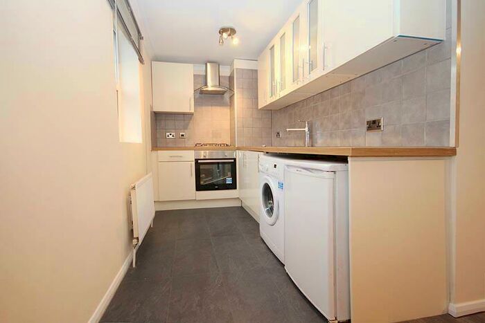 2 Bedroom Apartment To Rent In Kingston, KT2