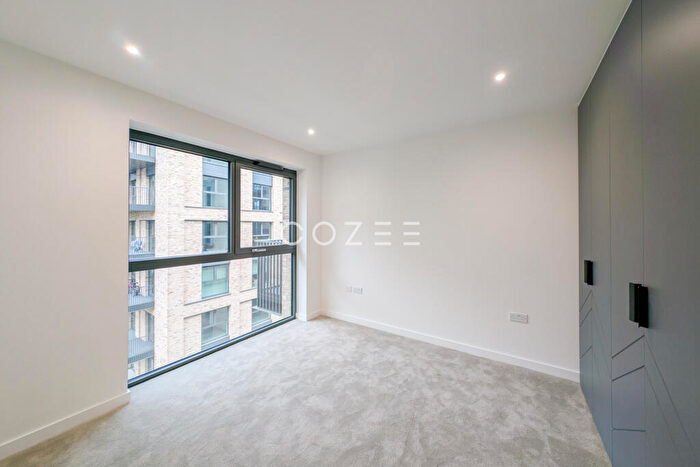 1 Bedroom Flat To Rent In Scarlet Court, Woodberry Down, N4