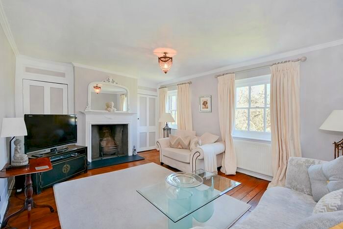 2 Bedroom Maisonette To Rent In Coopers Lane, Potters Bars EN6