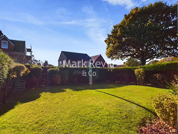 2 Bedroom Flat For Sale In Loders, Ardingly, RH17