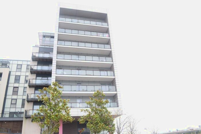 2 Bedroom Flat For Sale In Duncansby House (rd Floor Flat), Ferry Court, Cardiff, CF11