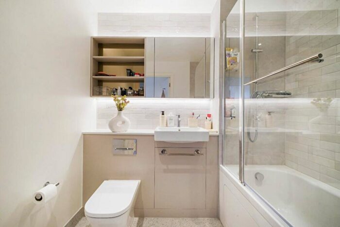 1 Bedroom Apartment For Sale In Flat, Azure House, Brook Road, London, N8