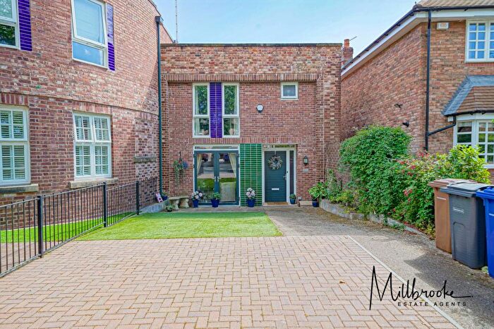 2 Bedroom Terraced House For Sale In Ellenbrook Road, Worsley, M28