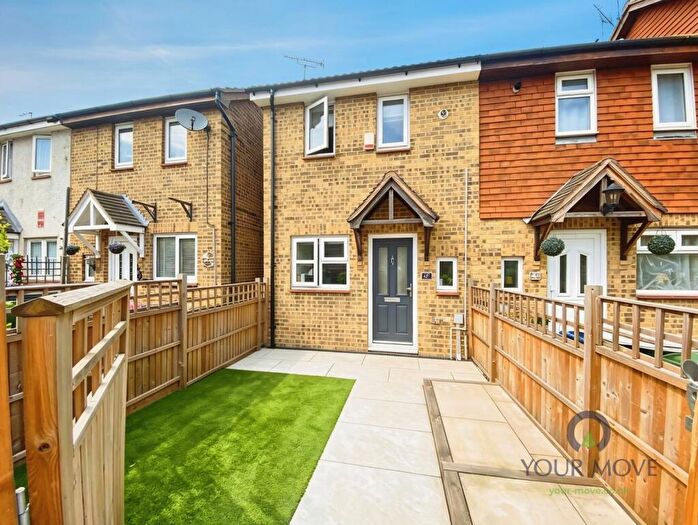 2 Bedroom End Of Terrace House For Sale In Satis Avenue, Sittingbourne, Kent, ME10