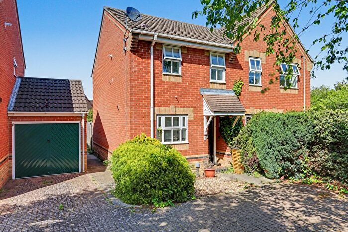 2 Bedroom Semi-Detached House For Sale In Fawcett Drive, Steeple View, Basildon, Essex, SS15