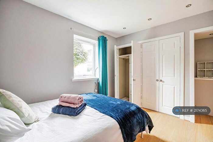 2 Bedroom Flat To Rent In King Street, Aberdeen, AB24