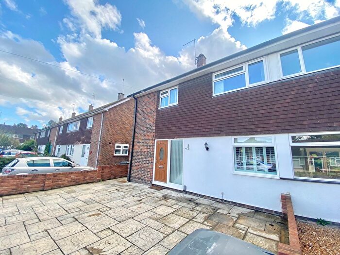 3 Bedroom Property To Rent In Goldfield Road, Tring, HP23