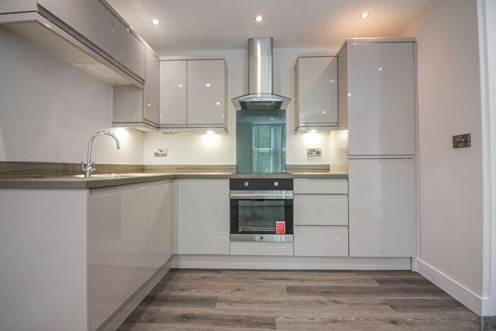 2 Bedroom Flat To Rent In The Cloisters, Bacup Road, Waterfoot, Rossendale, BB4