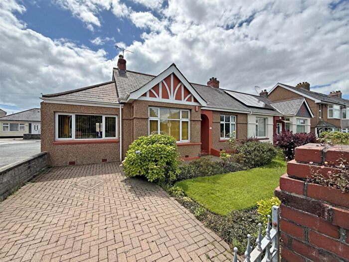 3 Bedroom Semi-Detached Bungalow For Sale In Fort Austin Avenue, Crownhill, Plymouth, PL6