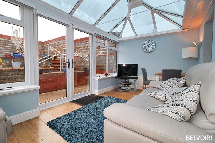 2 Bedroom Bungalow For Sale In Nant-Y-Hwyad, Glenfields, Caerphilly, CF83