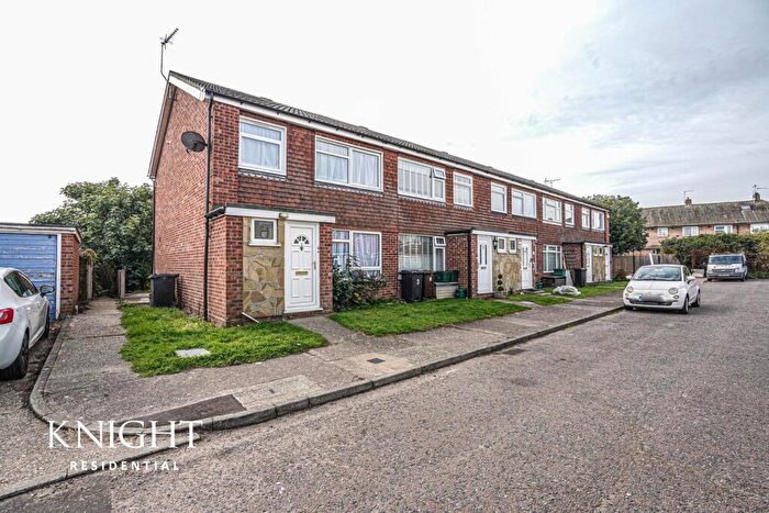 3 Bedroom End Of Terrace House For Sale In Bell Close, Colchester, CO2