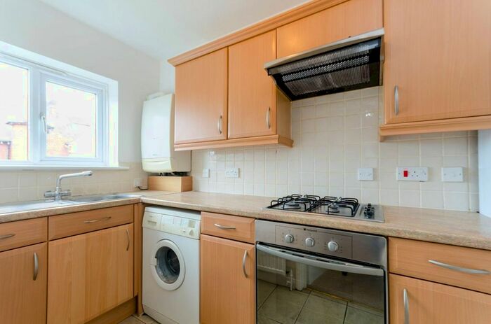 1 Bedroom Flat To Rent In Addiscombe Road, Croydon, CR0