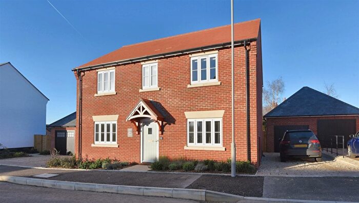 4 Bedroom Detached House For Sale In Fiddleford Ridge, Sturminster Newton, DT10